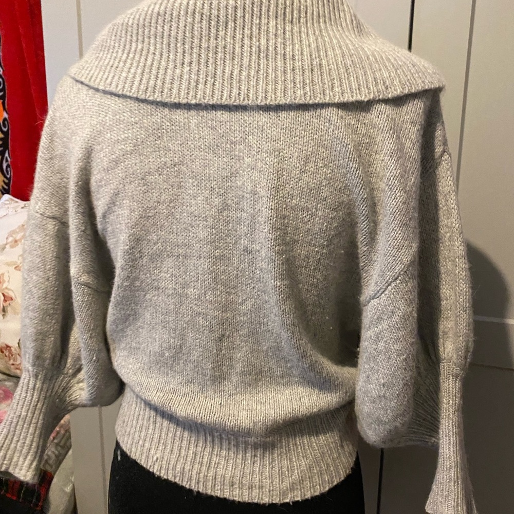 Sweater - Picture 5 of 9